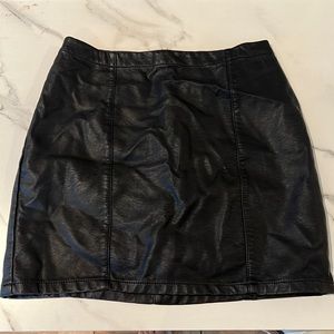 Black vintage faux LEATHER SEAMED MINI SKIRT